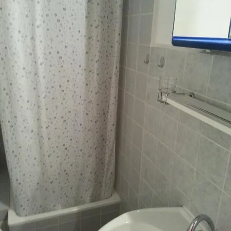 Nahe Flughafen Homestay *